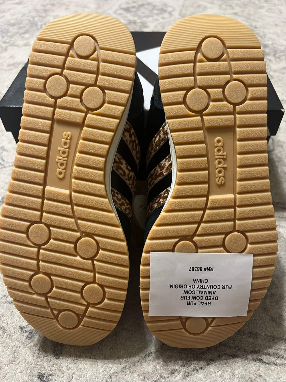Adidas Run 70s 2.0 Women's sneakers in Core Black/ Preloved Brown/ Magic Beige - Picture 6 of 7
